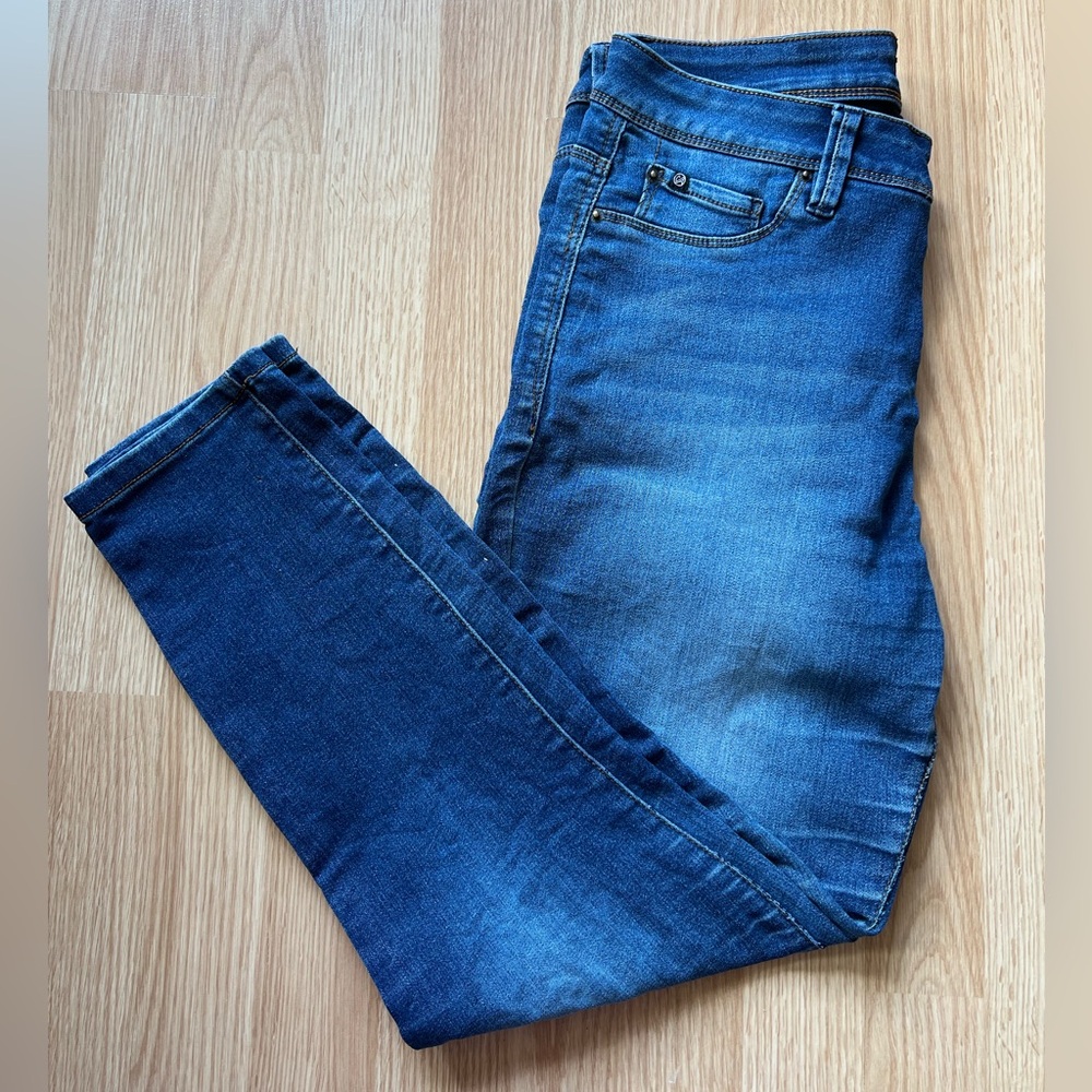 Curve Appeal Minimalist Jegging